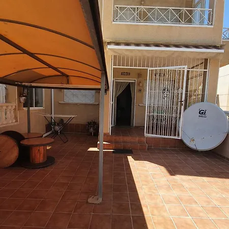 House Sungrila, 3 Rooms, Kitchen And Terrace Apartamento